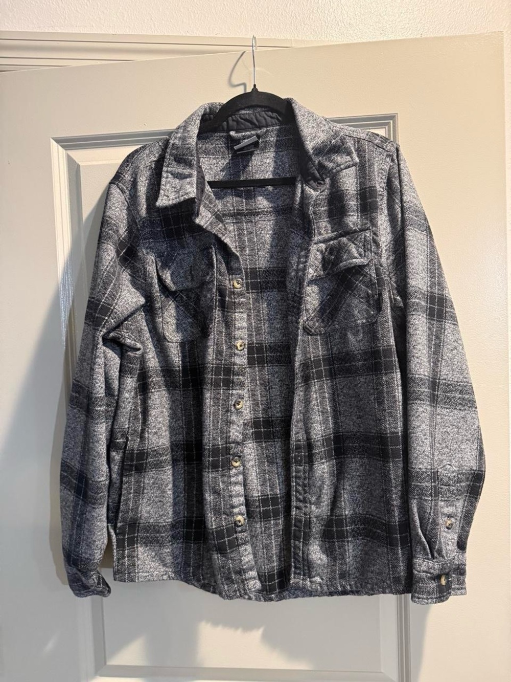 Men's Gray Plaid Flannel Jacket Shirt - Casual Layering